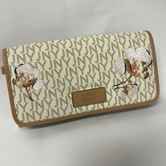 Jones New York signature wallet florals - Picture 1 of 9